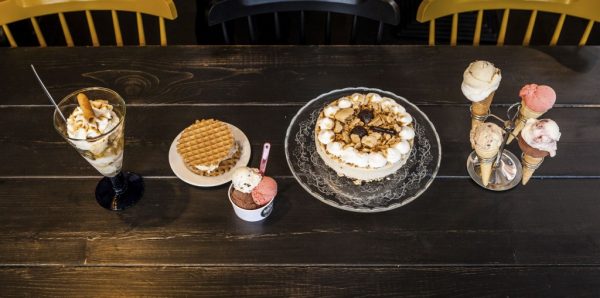 Fotoalbum Bij Nikki aan tafel